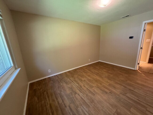 Building Photo - 10138 Inridge