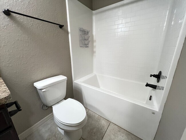 Building Photo - BEAUTIFUL 3 BD/2BA Home in Beautiful Ocala!!!