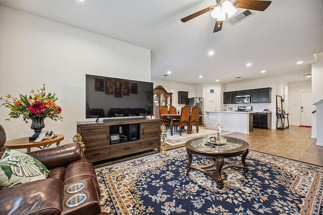 Building Photo - 5102 Hedgerose Ln