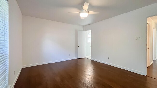 Building Photo - 3519 Midwest Dr