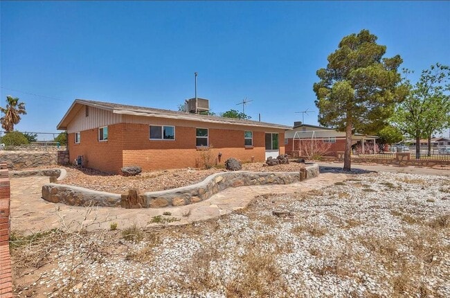 Building Photo - 5201 Capistrano Dr