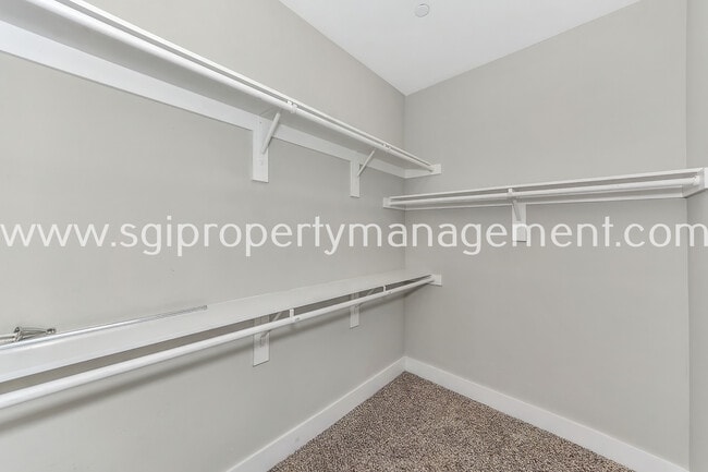 Building Photo - 3604 Aaron Pl