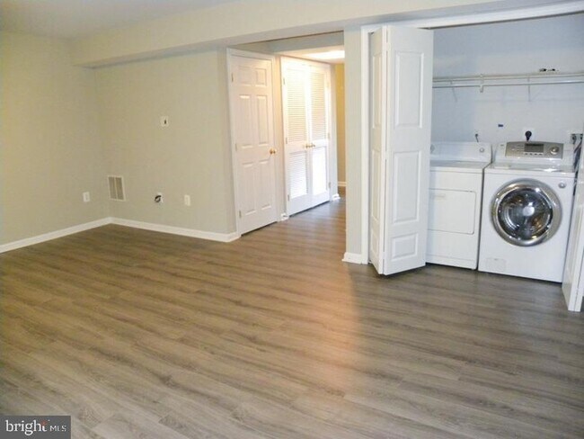 Building Photo - 14311 Newbern Loop