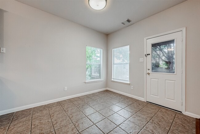 Building Photo - 1210 Gibbons Ct