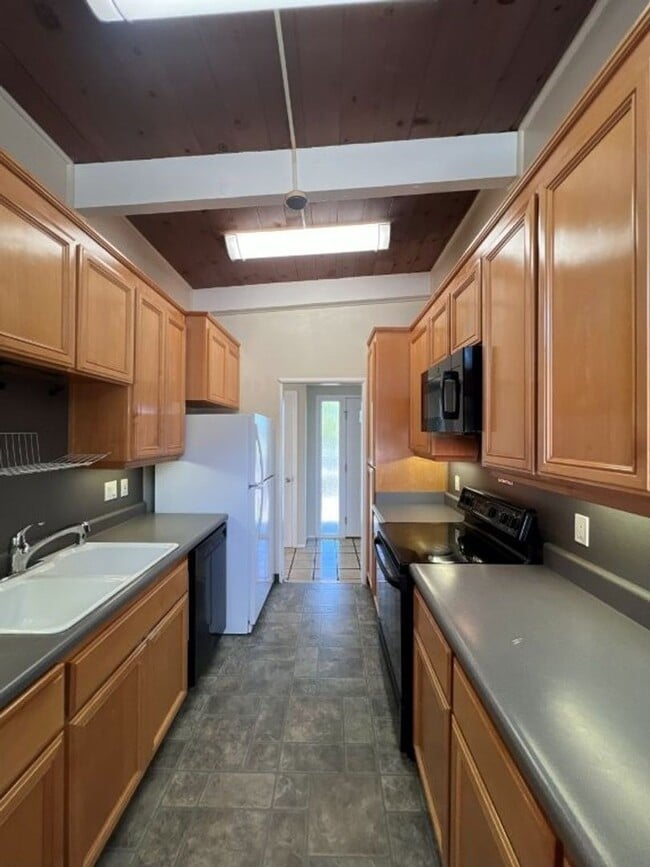 Building Photo - Hardeman