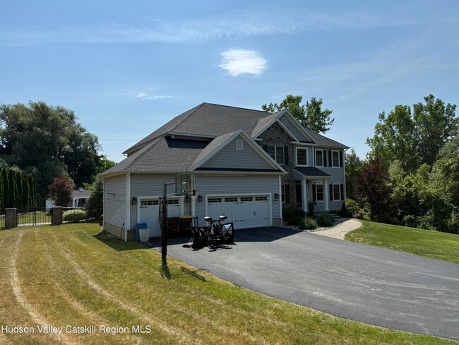 Building Photo - 7 Hammerstone Ln
