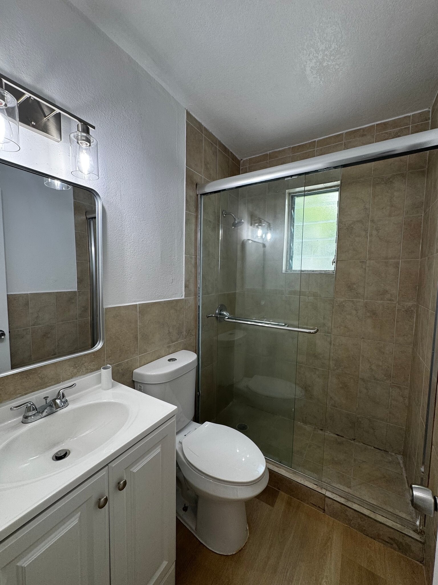 Building Photo - 7928 Harding Ave