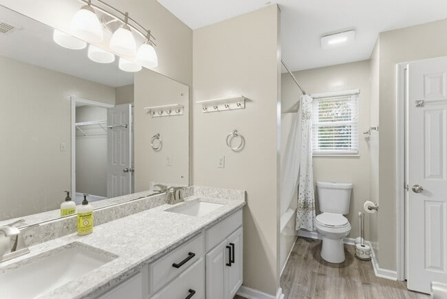 Building Photo - 10012 Double Tree Rd