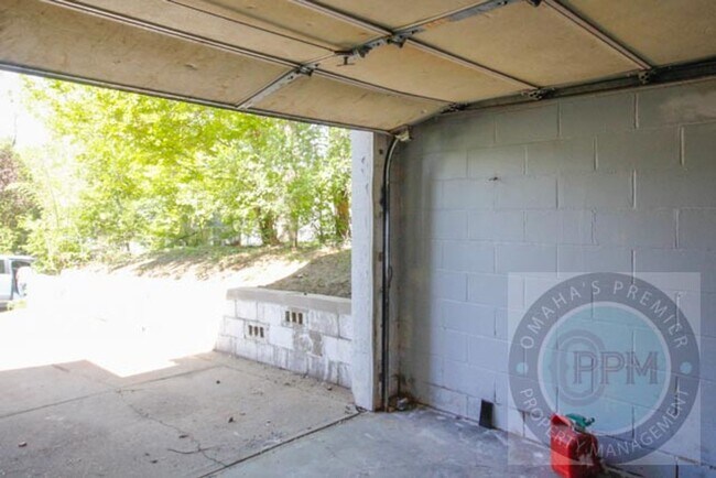 Building Photo - 3305 N 55th St