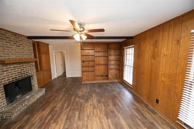 Building Photo - 753 Mary Ethel Dr