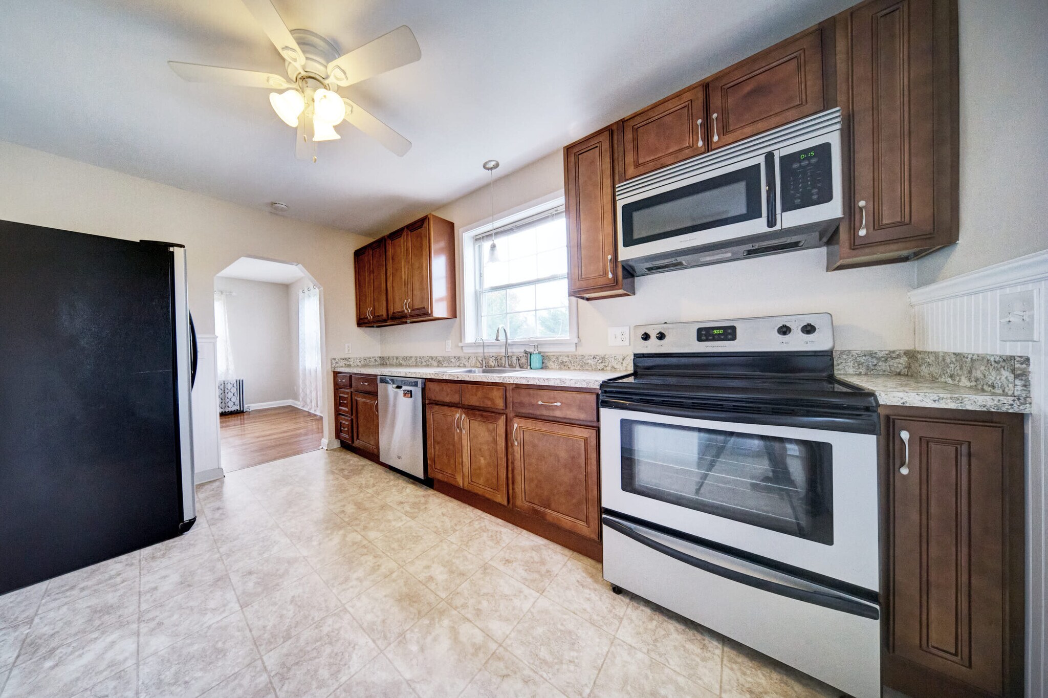 Kitchen 2 - 1604 Clearview Rd