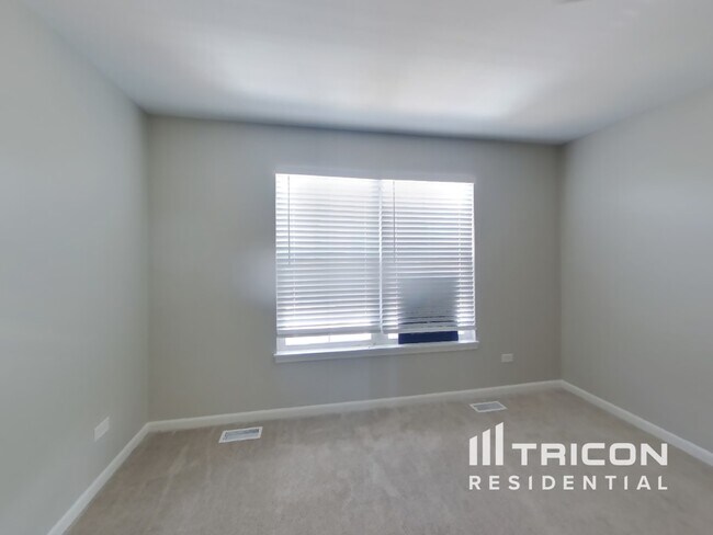 Building Photo - 23047 Ironwood Dr