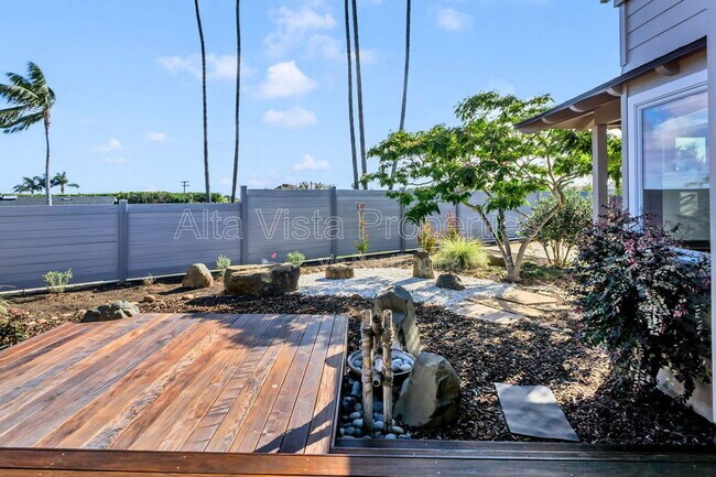 Building Photo - 5940 La Jolla Mesa Dr
