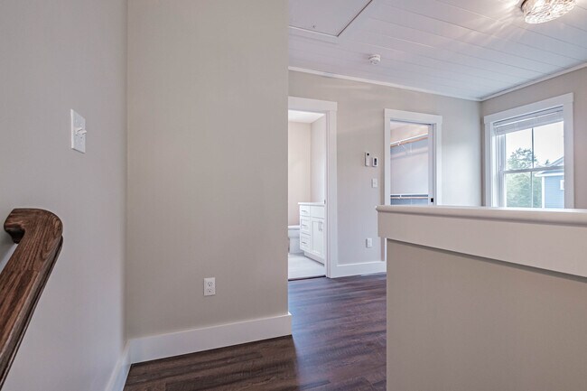 Building Photo - 11 Sunshine Cir