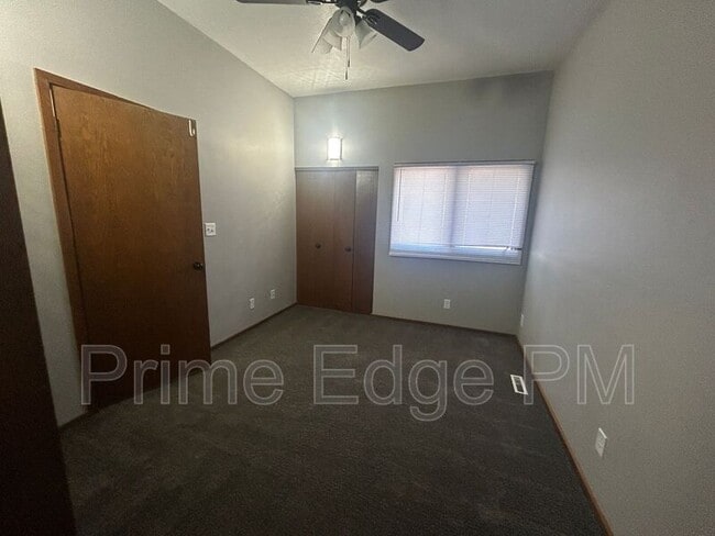 Building Photo - 1741 Ridgehaven Ct