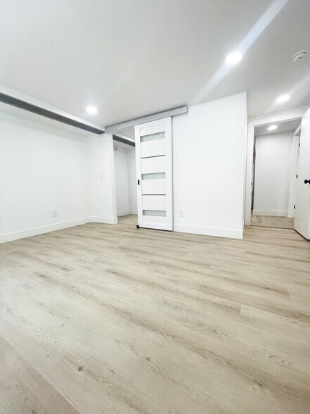 Master Suite 1 - 491 S Otis St