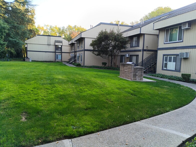 Building Photo - 6724 Plymouth Rd