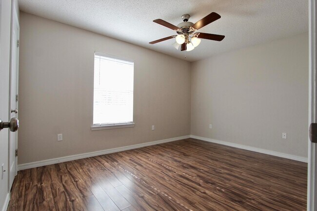 Building Photo - 3151 Forrest Ave