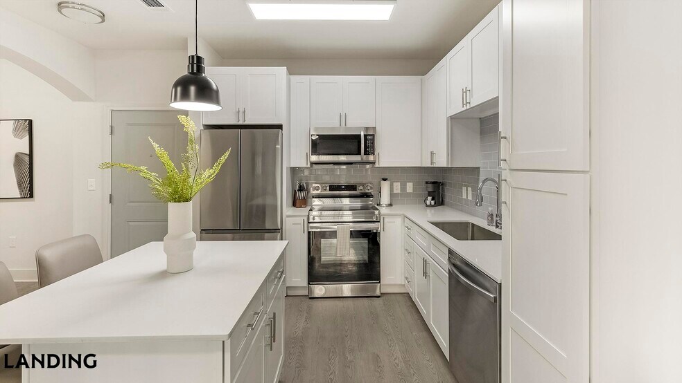 Building Photo - 15777 Quorum Dr