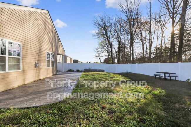 Building Photo - 2212 Apple Glen Ln