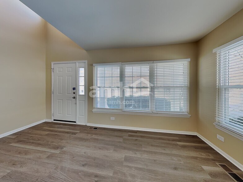 Building Photo - 790 Dogwood Ln