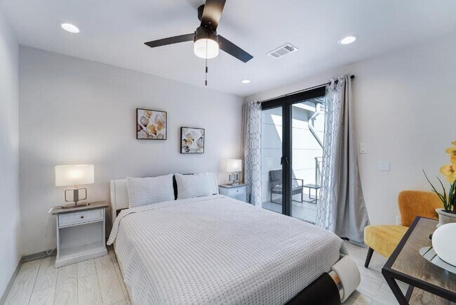 Building Photo - 1409 E M. Franklin Ave