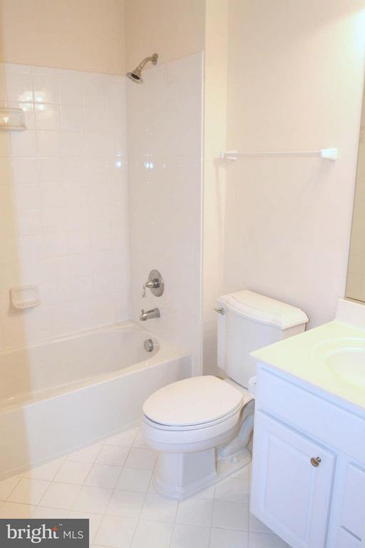 Building Photo - 623 Hurdle Mill Pl