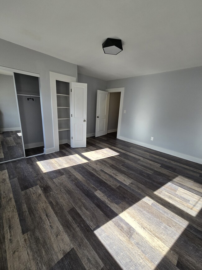 Master Bedroom Closets - 594 E Sycamore St