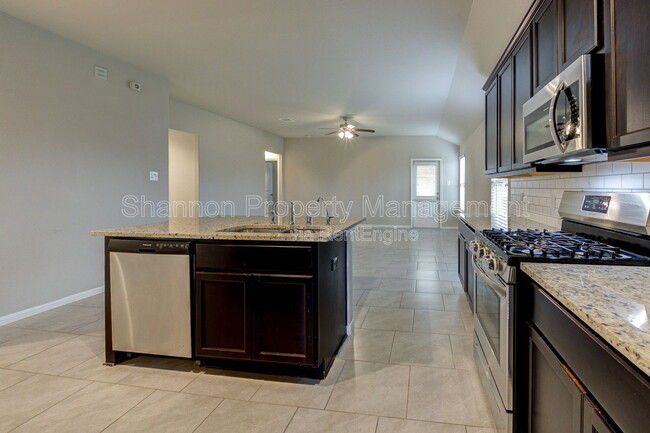Building Photo - 8002 Carillon Way