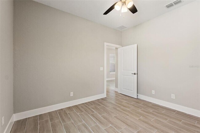 Building Photo - 115 Big Sioux Dr