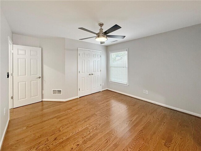 Building Photo - 5910 Westcroft Ln