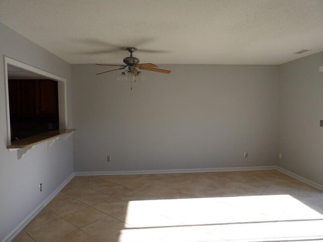 Building Photo - 951 Plantation Dr