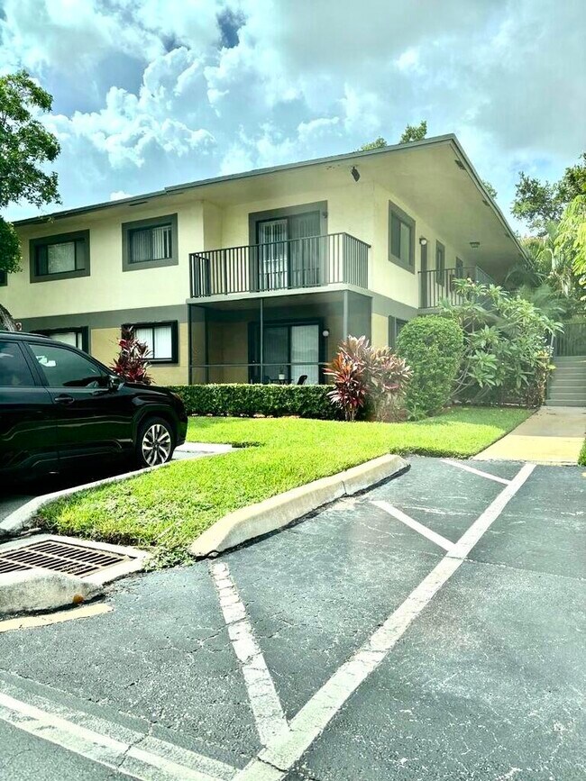 Building Photo - 610 Trace Cir