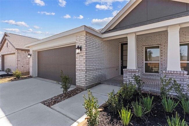 Building Photo - 27531 Sunterra Village Dr