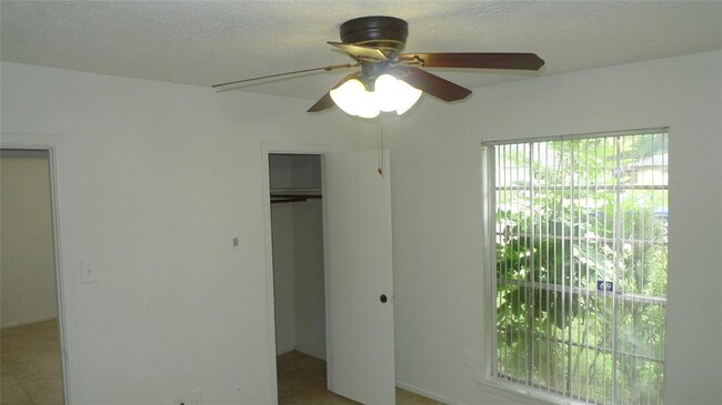 Building Photo - 11311 Verlaine Dr