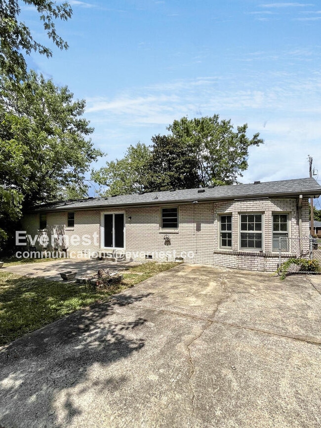 Building Photo - 7451 Stacy Dr
