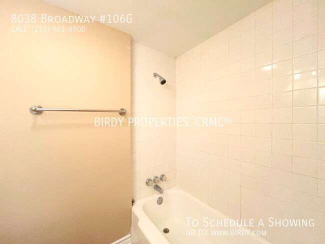 Building Photo - "Charming 2-Bed, 2-Bath Condo in Prime San...