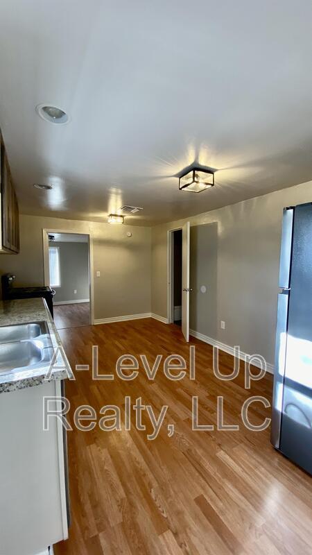 Building Photo - 3909 S 14th Ave