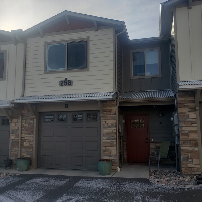 Front Exterior - 258 Stanley Ave