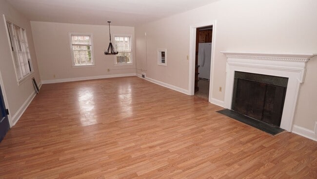 Building Photo - 14 Tallman St