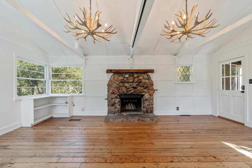 Building Photo - 109 Muerdago Rd