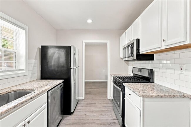 Building Photo - 1357 Lorenzo Dr SW