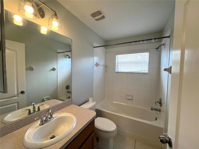 Building Photo - 10631 Shady Preserve Dr