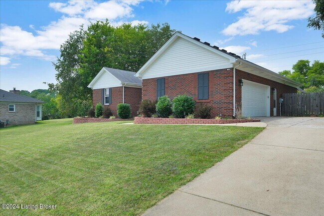 Building Photo - 2014 Cherrywood Dr