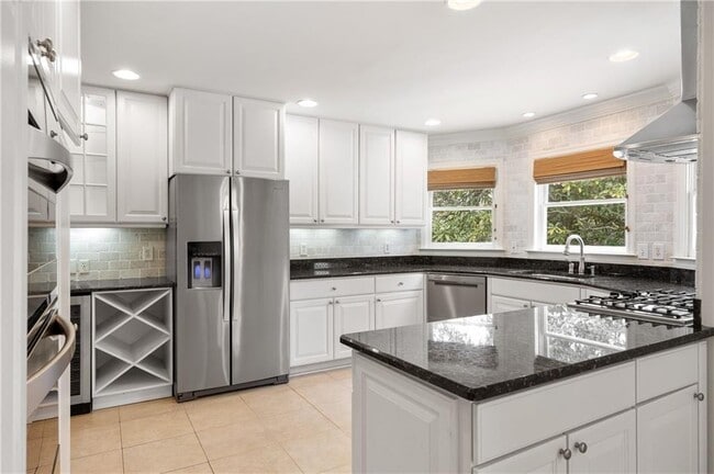 Building Photo - 128 Osner Dr NE