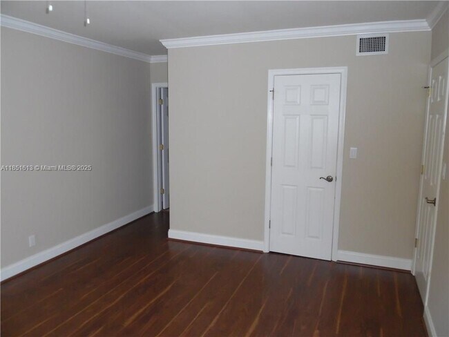 Building Photo - 1881 Middle River Dr