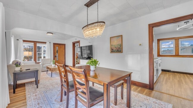 Building Photo - 715 N 14th St