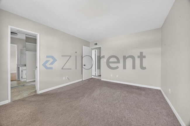 Building Photo - 13333 Rollin Glen Rd