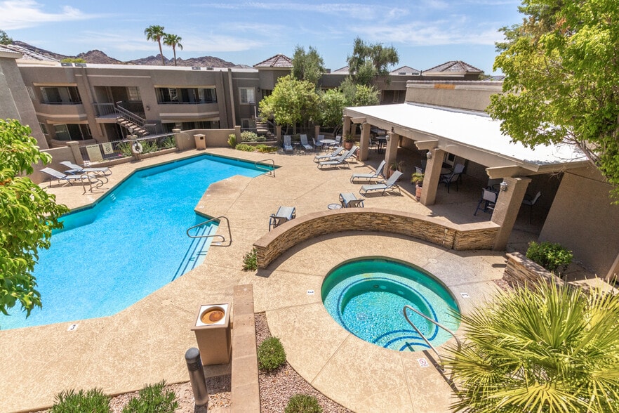 Community pool and spa - 1720 E Thunderbird Rd