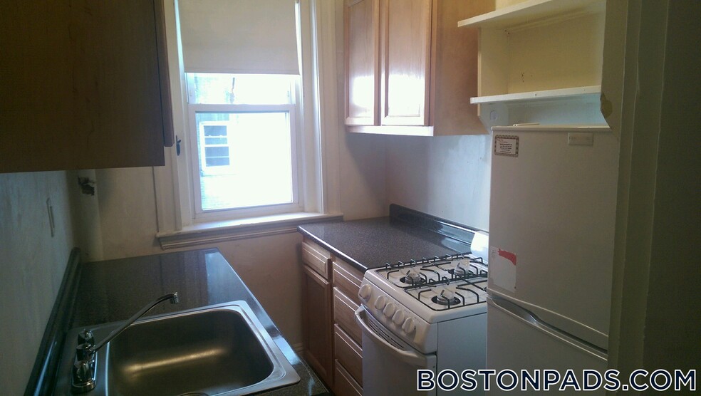 Building Photo - 1175 Boylston St
